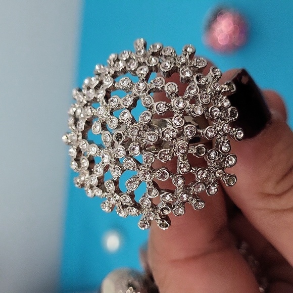 Ring bundle, 2 Embellished Rhinestone Cocktail Statement Rings - Picture 3 of 8